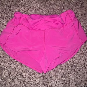 Lululemon speed up 2.5” inseam in sonic pink